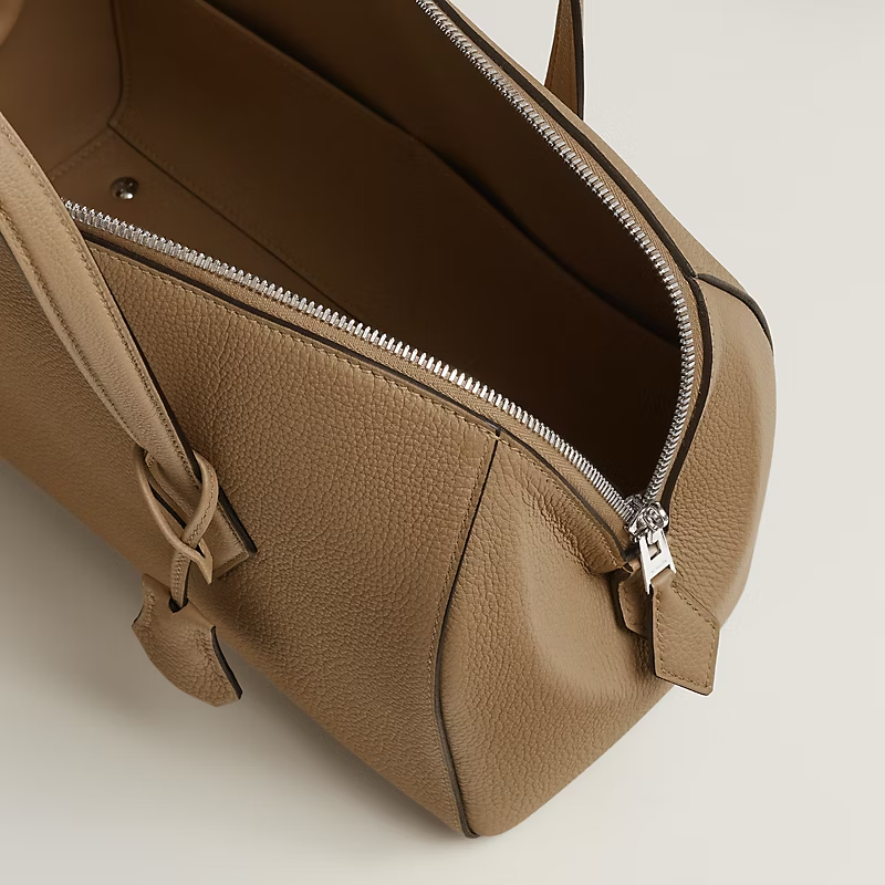 Togo calf leather handbag. - Image 3