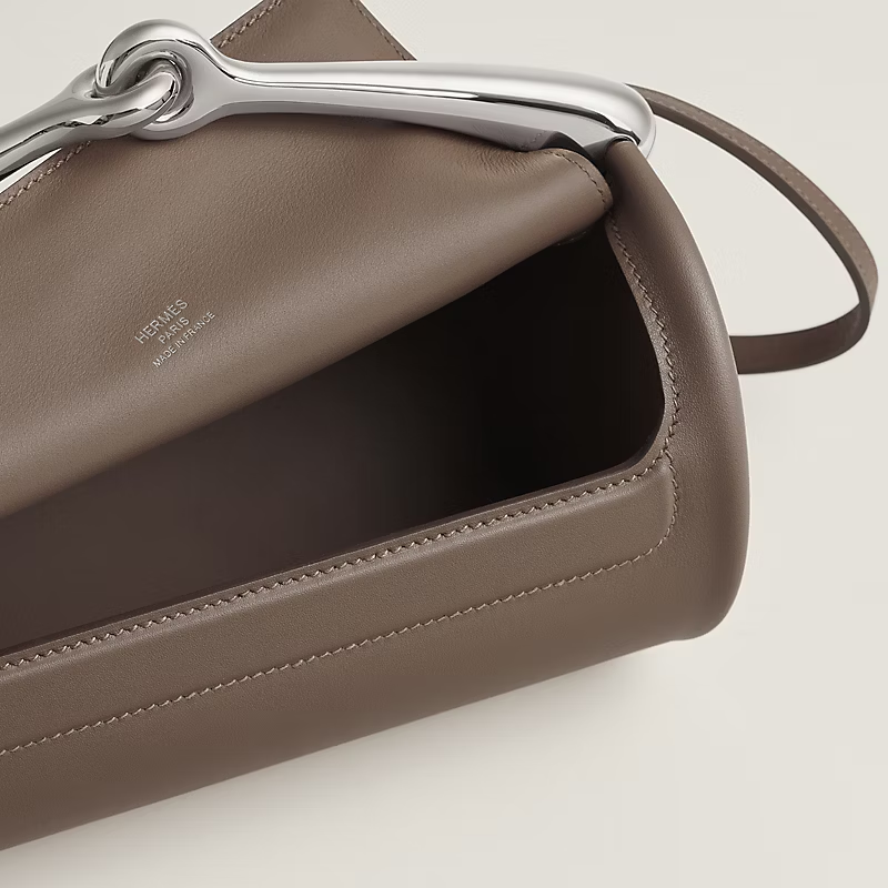 Evercolor calf leather handbag. - Image 3
