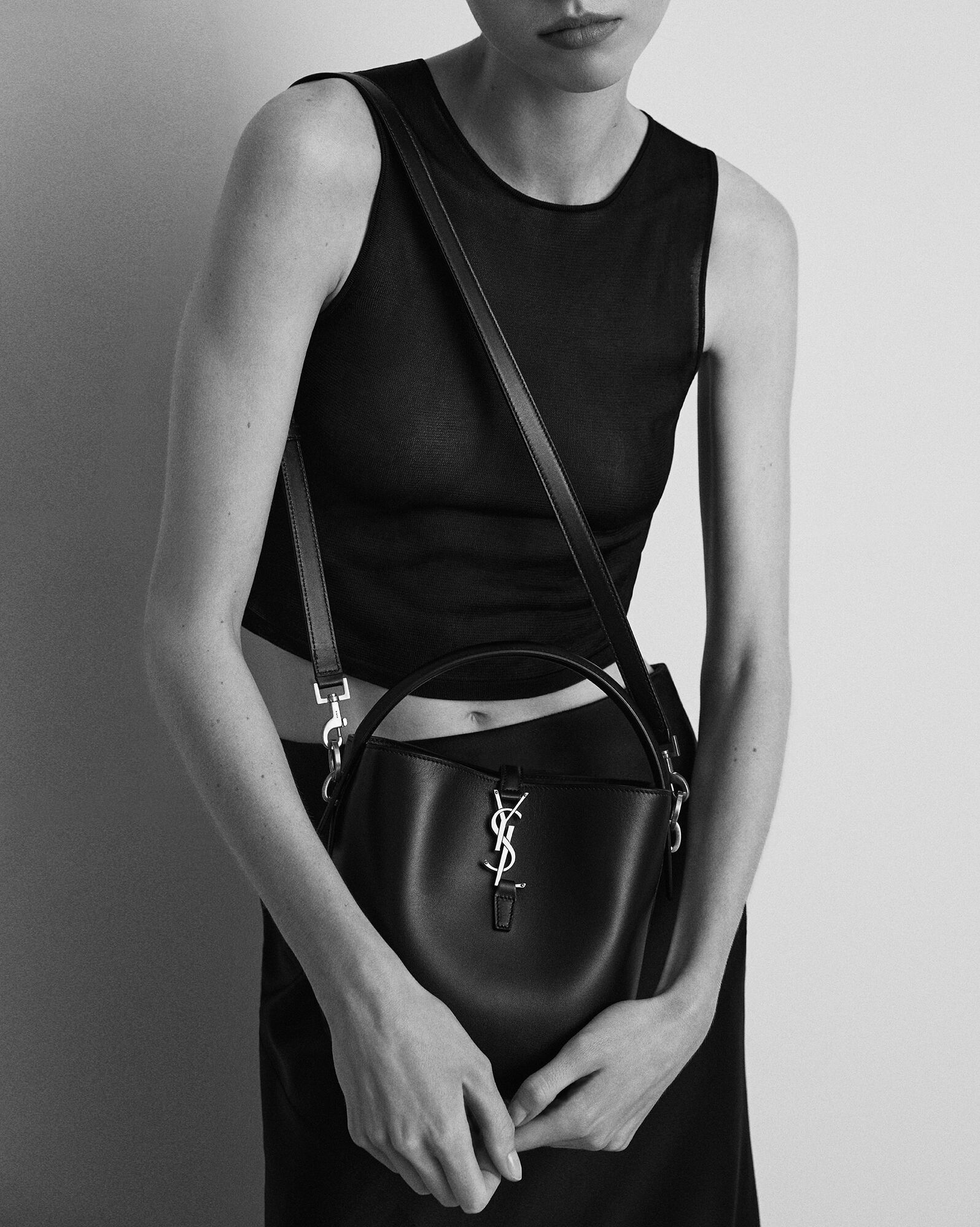 LE 37 small glossy leather handbag - Image 2
