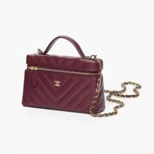 Chain makeup bag