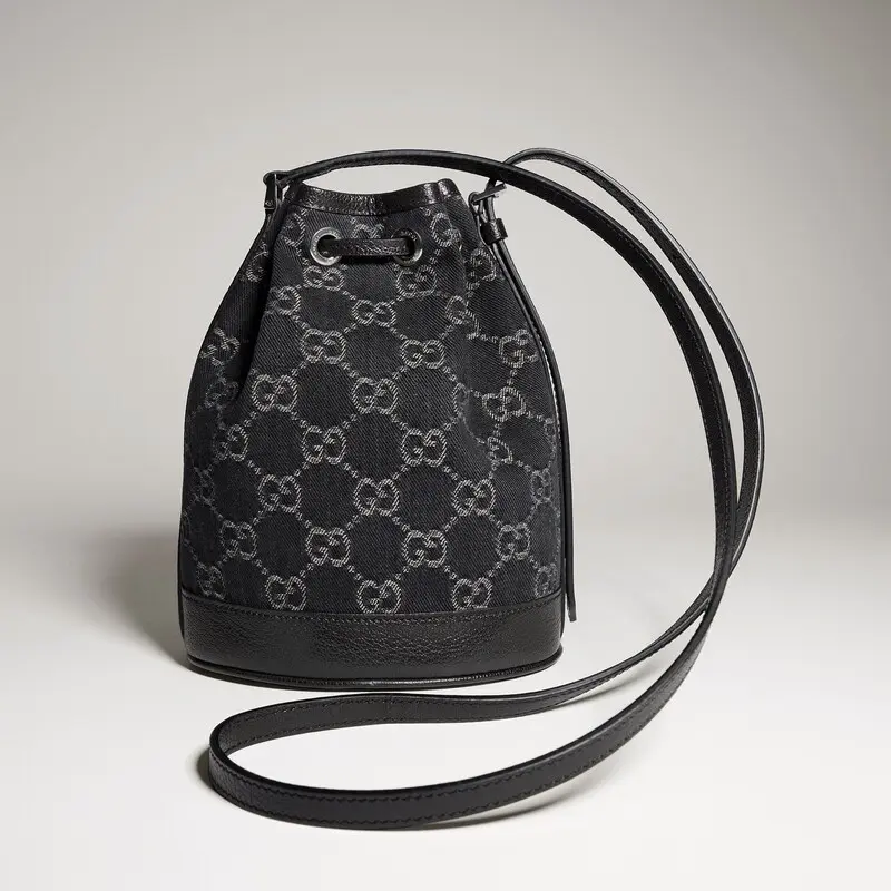 Mini bucket bag adorned with Gucci logo - Image 5
