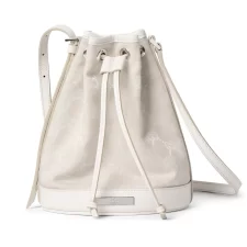 Mini bucket bag adorned with Gucci logo