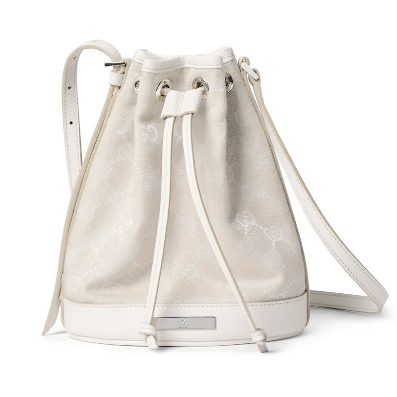 Mini bucket bag adorned with Gucci logo