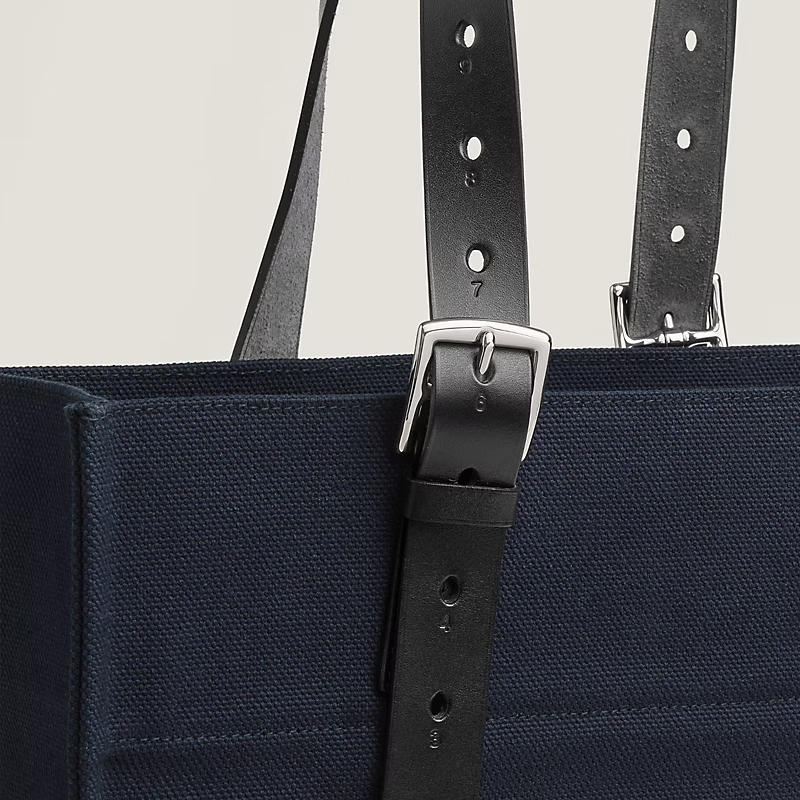Etiviere Shopping Small Handbag - Image 5