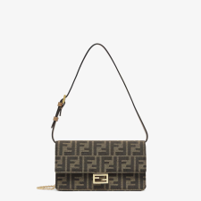 Baguette chain bag