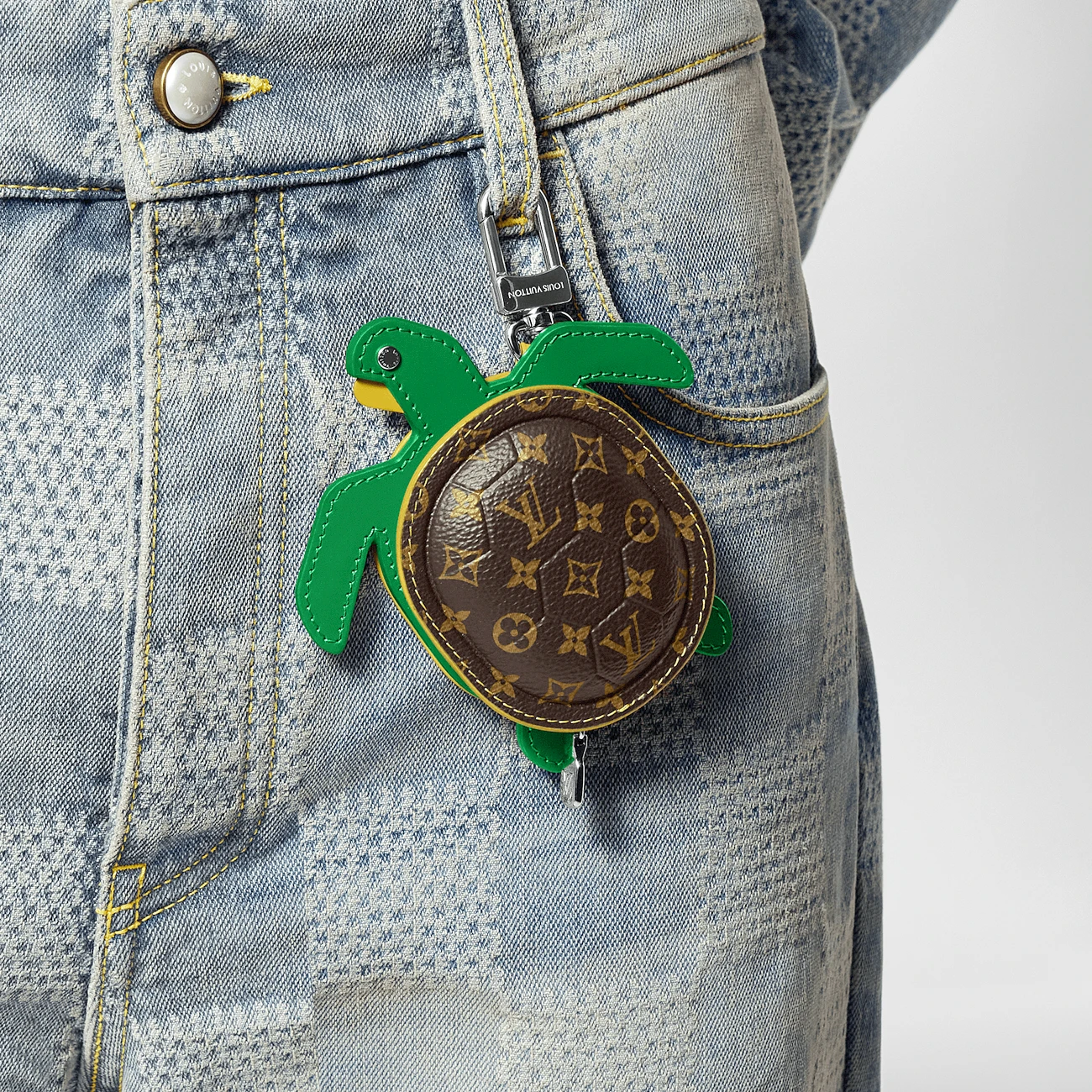 LV TURTLE POUCH bag decoration
