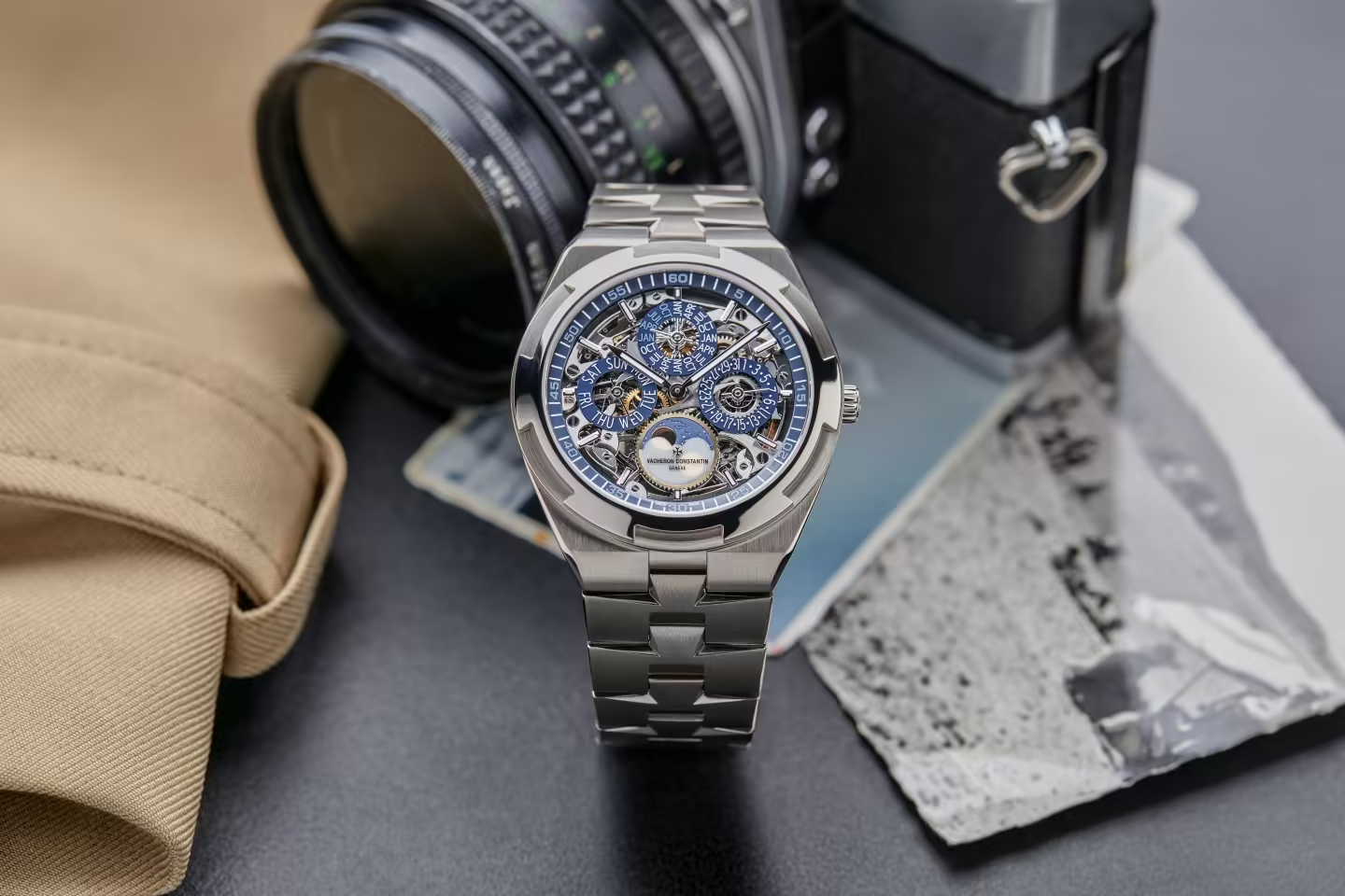 Engraved ultra-thin perpetual calendar - Image 2